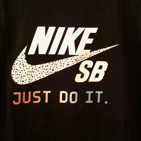 NEW NIKE SB "Just Do It Artistic Graphic Tee" MEN'S BLACK T-SHIRT L HJ5564-010 - Picture 2 of 7